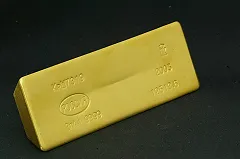 Немецкой девушке разрешили оставить себе найденный в Альпах слиток золота