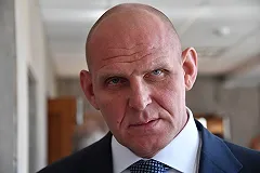 Александр Карелин поддержал решение об отказе от депутатских пенсий