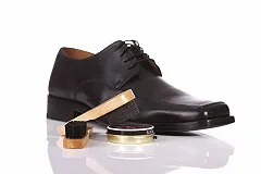 В нижнетагильскую колонию пытались передать 19 сим-карт в обувной щетке (ФОТО)