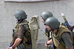 СМИ: в многоэтажке в Нальчике силовики блокировали главаря ячейки ИГ