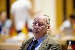 Немецкий политик назвал правление Гитлера «каплей птичьего помета»