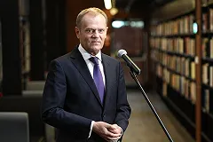 Туск анонсировал продление антироссийских санкций