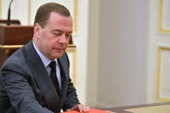Медведев решит судьбу Роспотребнадзора в случае плохого качества товаров