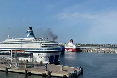 Запертых на круизном судне беженцев с Украины возмутил русскоязычный экипаж