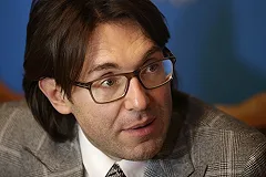 Телеведущий Андрей Малахов приобрел в свою коллекцию утюг от Славы Ptrk (ФОТО)