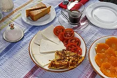 Россиян заставили есть отдельно в итальянской гостинице