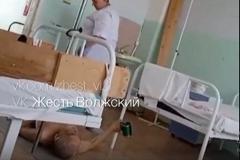 «Воды хотел набрать». В Волгоградской области уволили санитарку, избившую пациента