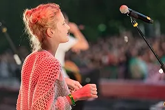 «Голос омерзительный»: Земфира раскритиковала екатеринбургскую певицу Монеточку