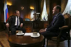 Подушки в цвет британского флага. Как выглядит квартира Брилева в Лондоне