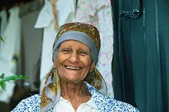 Продолжительность жизни матерей влияет на то, какой будет старость у их дочерей