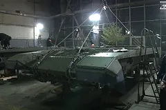 «Это традиция». УВЗ поставил на последний танк Т-90М «Прорыв» елочку