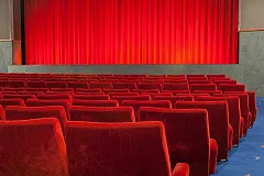 Мэр Екатеринбурга сыграл в спектакле на сцене «Коляда-театра»