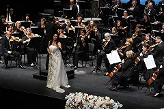 Оперные мегазвезды открыли конгресс-центр, построенный за 10 млрд