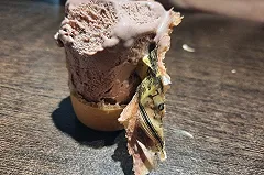 «Это счастливый стаканчик». Екатеринбурженка купила мороженое с этикеткой внутри