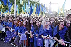 Порошенко поздравил украинцев с началом безвиза с ЕС стихами Лермонтова