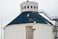 Ургант высмеял факел из фекалий в Екатеринбурге: «С таким бы в Пхёнчхан»