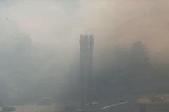 В Екатеринбурге горит кладбище