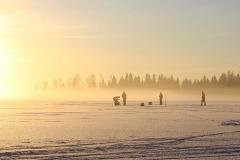 В Свердловской области рыбаки отравились угарным газом в палатке