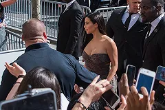 Сборники селфи Ким Кардашьян раскупили за минуту