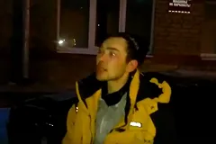 «Состояние тяжелое»: Медики ЦГБ № 24 спасают упавшего на автомобиль мужчину