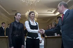 Пользователи «Инстаграм» оценили свежие фото Алины Кабаевой