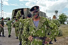 Матери «задержанных на Украине» десантников попросили помощи у Путина