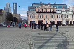 Светофор на проспекте Ленина заставил пешеходов бегать через дорогу