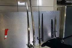 В аэропорту Кольцово задержали мужчину с кинжалом