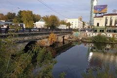 В мэрии Екатеринбурга рассказали, когда начнут ремонт моста через Исеть по Малышева