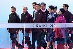 Западные СМИ обвинили Путина во флирте с первой леди Китая