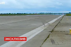 Самолет сел мимо полосы в аэропорту Симферополя
