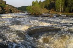 В Сибири пропали сплавлявшиеся на надувном матрасе по горной реке туристы