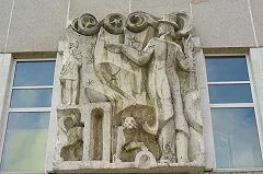 В Екатеринбурге начали ремонтировать фасад Цирка