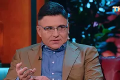 Baza: Сын главы «Газпром-медиа» Жарова отдал мошенникам 65 миллионов рублей наличными