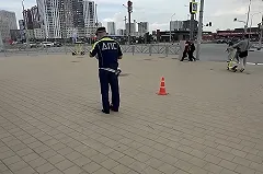 В Екатеринбурге подросток на кикшеринговом самокате сбил ребёнка