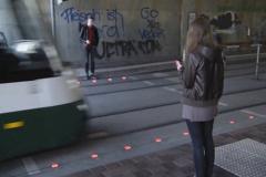В Германии появились светофоры для погрузившихся в смартфоны пешеходов