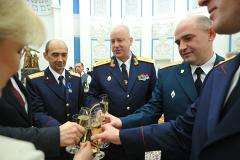 Арестованный генерал СКР подал в суд за статью о найденной у него валюте