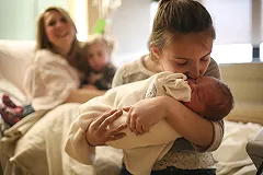 В Екатеринбурге суд установил личность 12-летней беременной цыганки