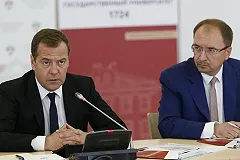 Медведев объяснил повышение пенсионного возраста