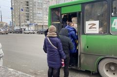 Водитель екатеринбургского автобуса проигнорировал пассажира с зажатой в дверях рукой