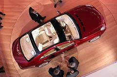 Россияне перестали покупать машины, даже подержанные