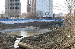 На стройплощадке проблемного ЖК «Первый Николаевский» замечены мародеры