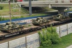 Екатеринбуржцы заметили поезд с танками