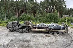 Народный фронт в Свердловской области направил на передовую новую партию автомобилей (ФОТО)