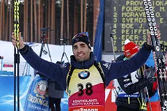 Фуркад выиграл последнюю гонку сезона с нарушением правил