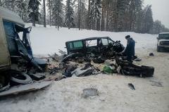 В страшной аварии с автобусом в Ленинградской области погиб свердловчанин