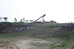 На месте убийства девушек на Уктусе начали собираться сатанисты