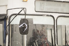 На улице Челюскинцев у троллейбуса взорвался пантограф