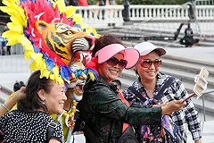 Китайцев попросили не совершать суициды из-за чемпионата мира