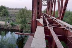 На Урале школьница сорвалась с железнодорожного моста, когда делала селфи